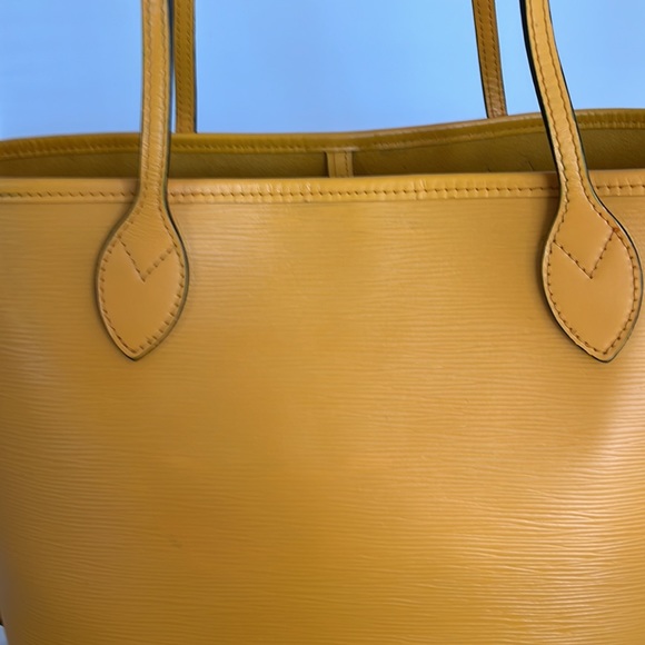 Louis Vuitton Epi Leather Neverfull MM - Picture 4 of 16